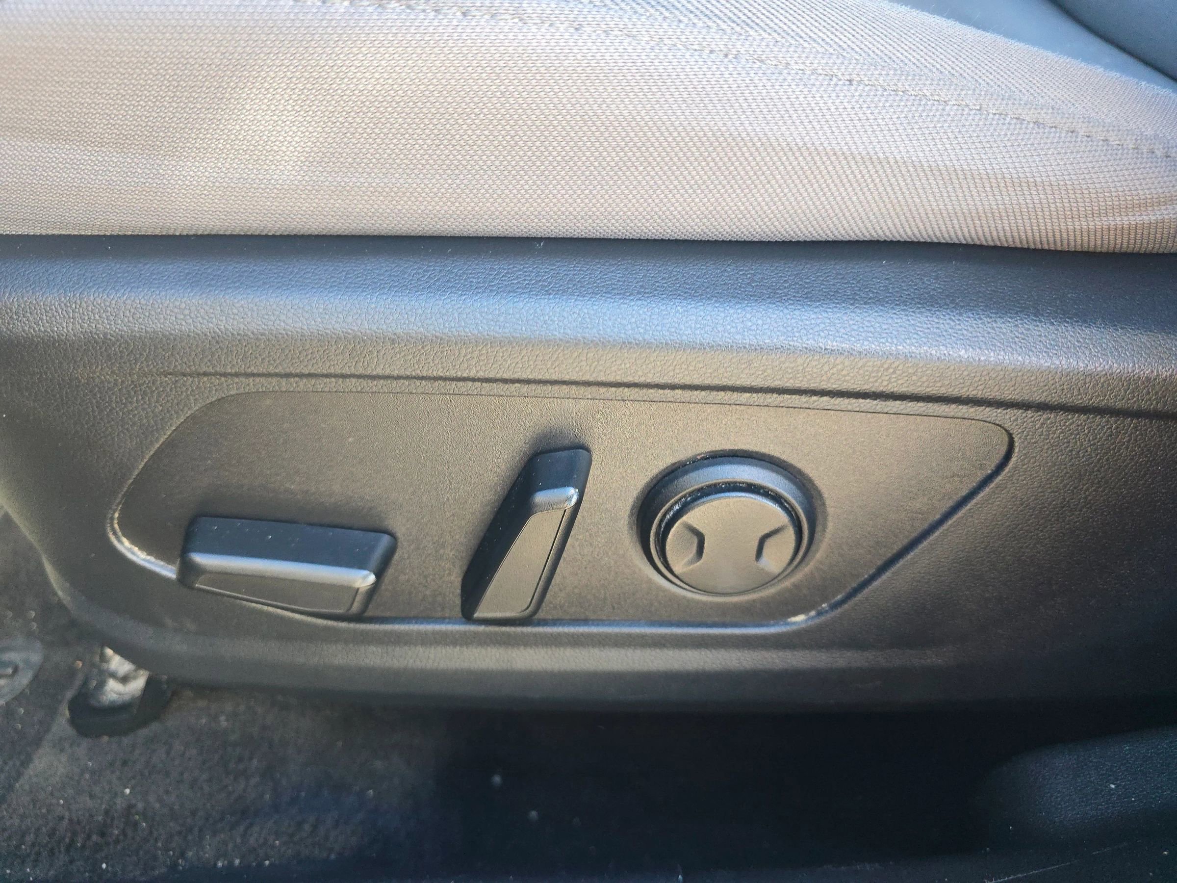 Used 2023 Hyundai Santa Cruz SEL w/ Cargo Package image 11