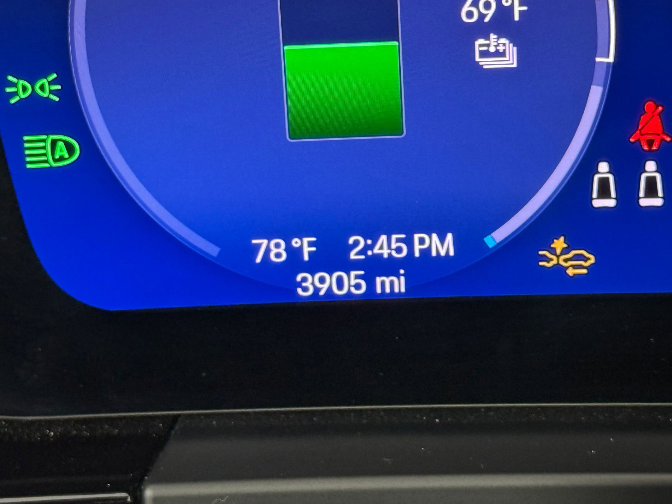 New 2025 Porsche Macan Electric image 25