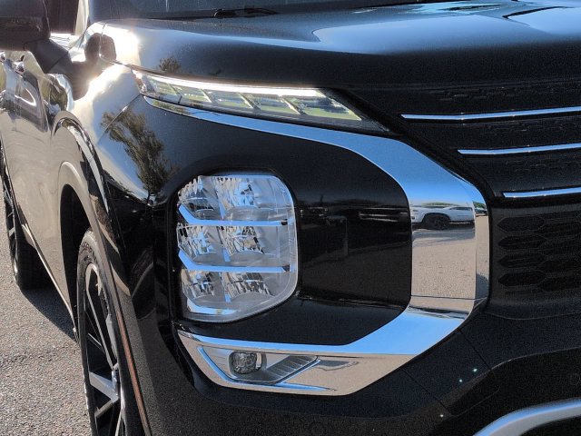 Used 2024 Mitsubishi Outlander SE AWD/4WD image 9