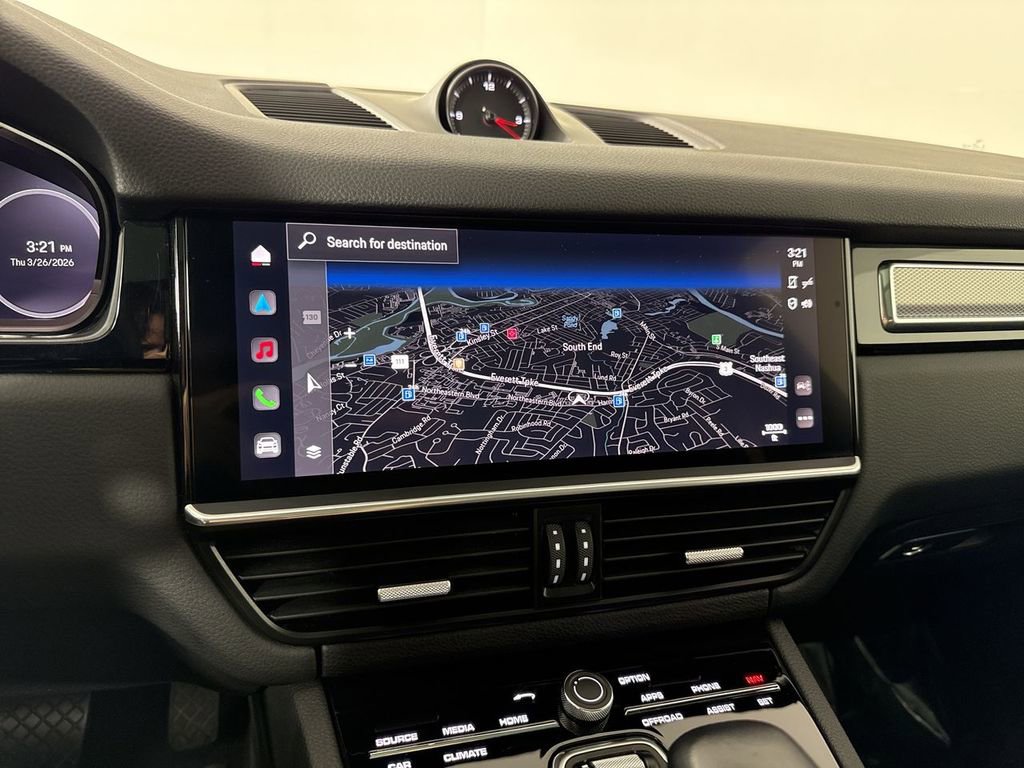 Certified 2023 Porsche Cayenne Platinum Edition image 27