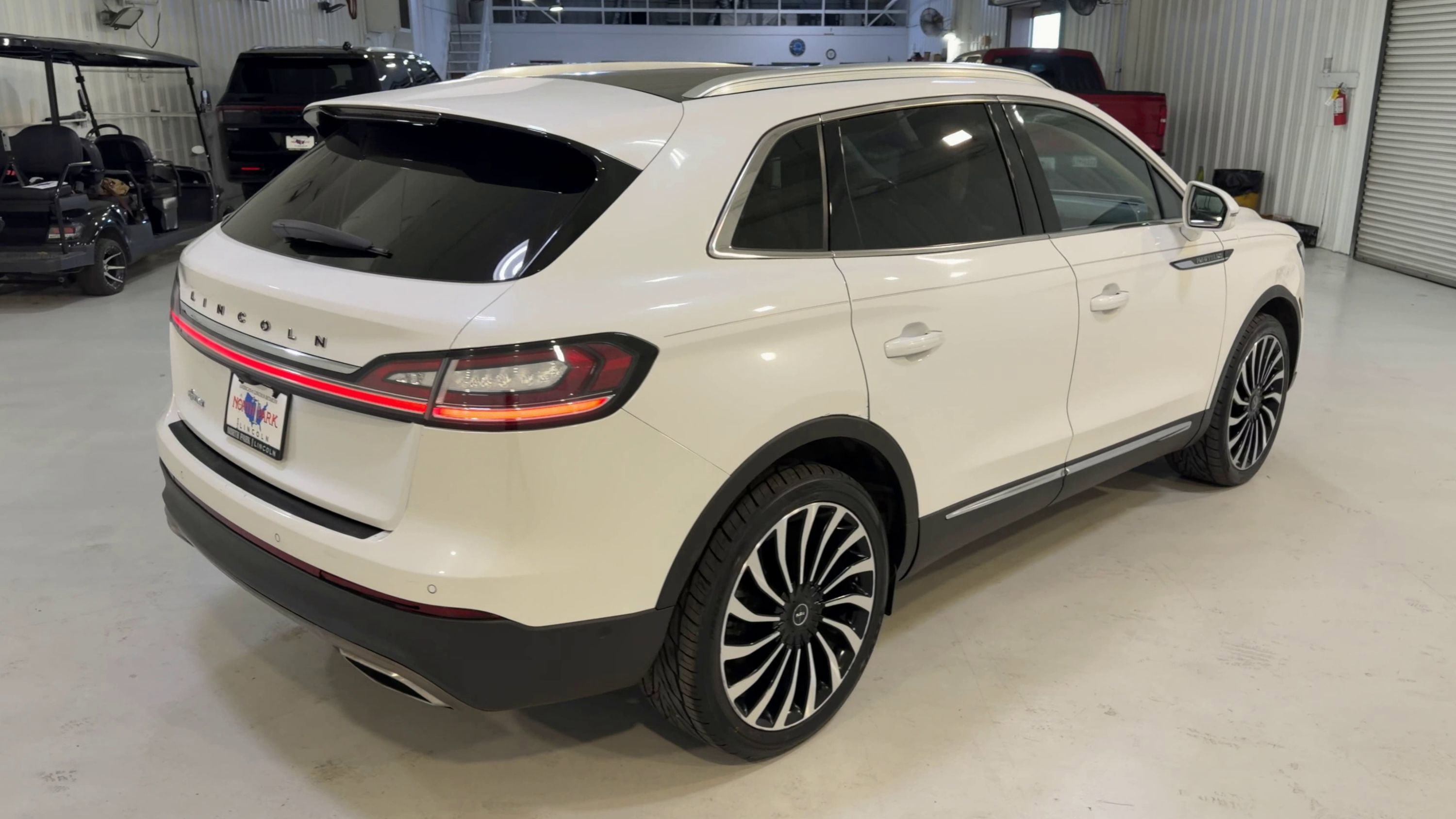 Used 2022 Lincoln Nautilus Black Label AWD/4WD image 9