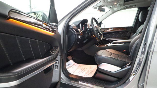 Used 2016 Mercedes-Benz GL 550 4MATIC image 9