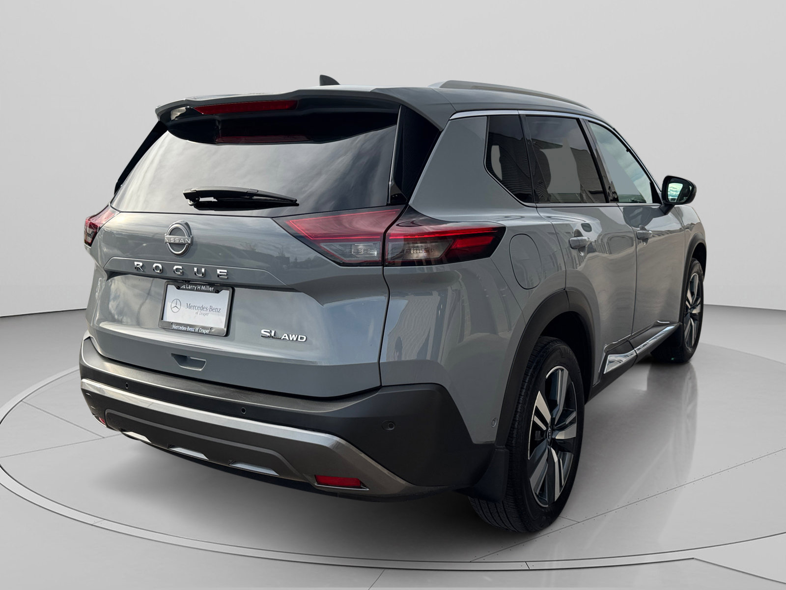 Used 2023 Nissan Rogue SL w/ SL Premium Package image 5
