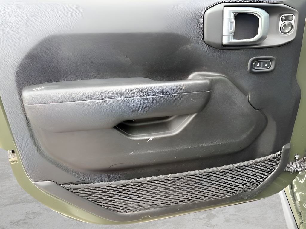 Used 2022 Jeep Gladiator Willys image 25