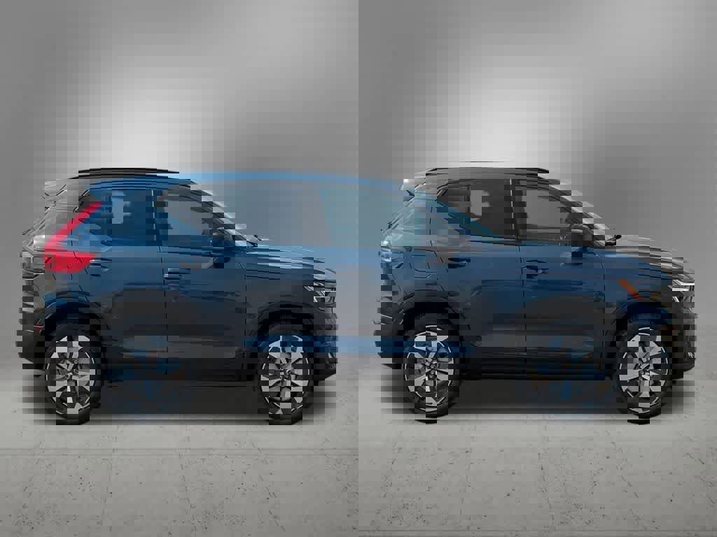 New 2026 Volvo XC40 B5 Core w/ Protection Package Premier image 7