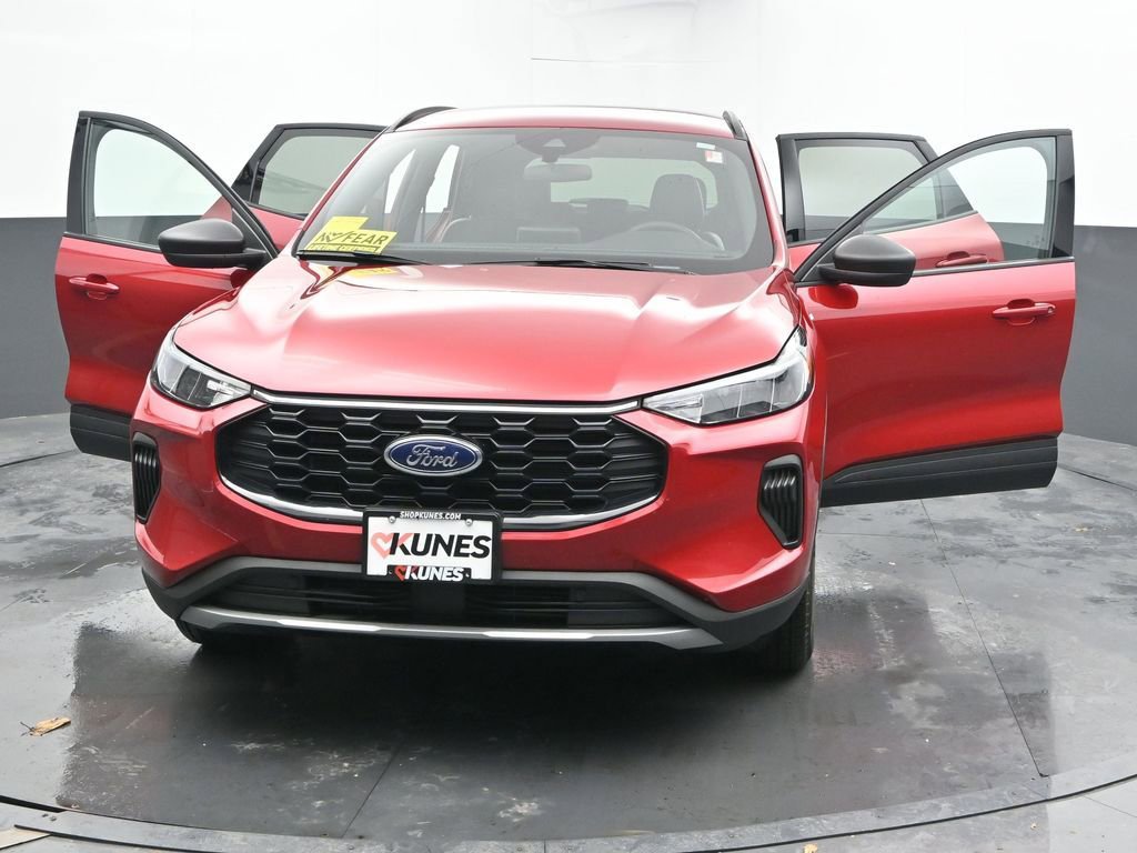 Used 2025 Ford Escape ST-Line w/ Cold Weather Package image 73