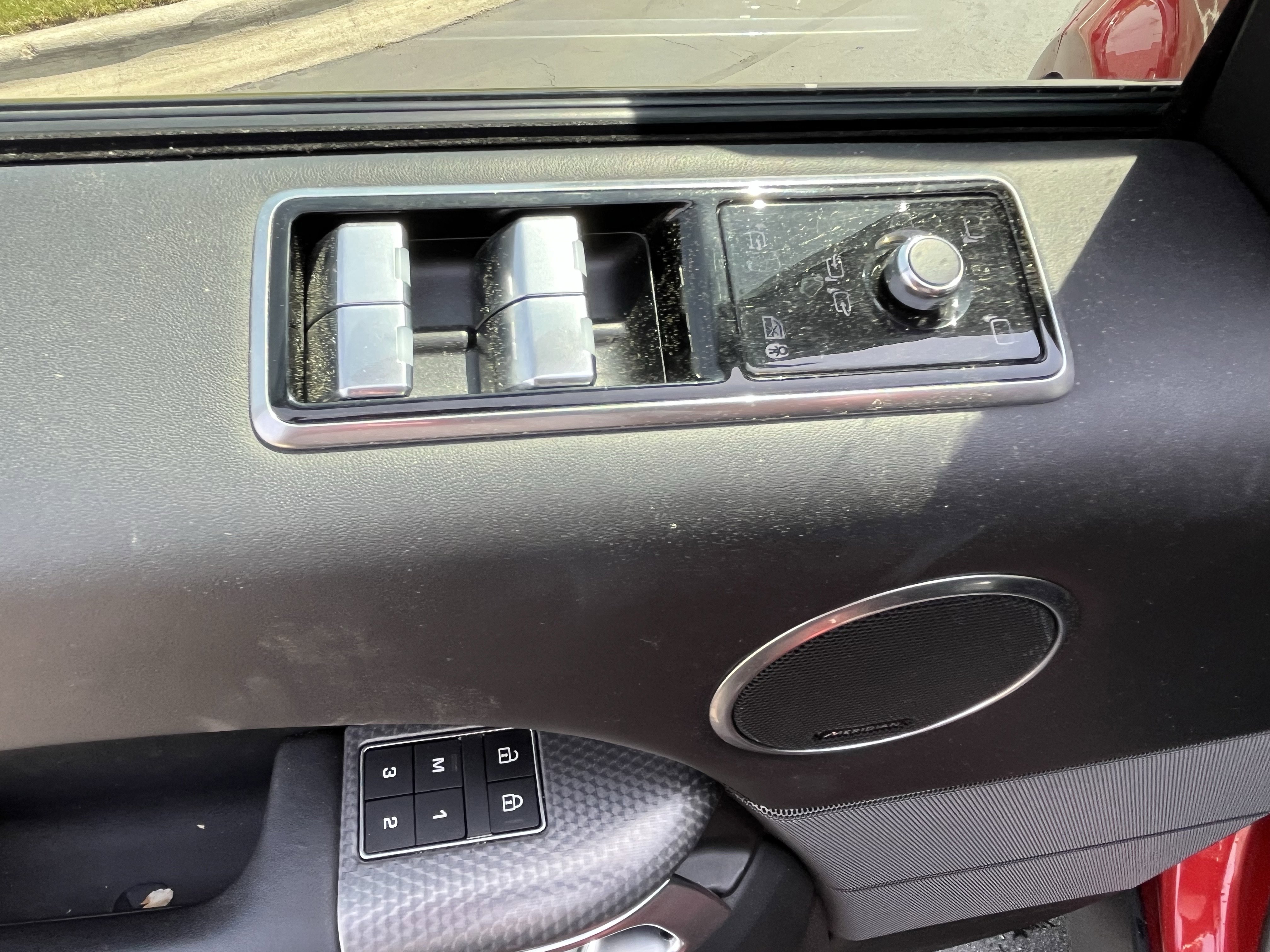 Used 2022 Land Rover Range Rover Sport HST image 15