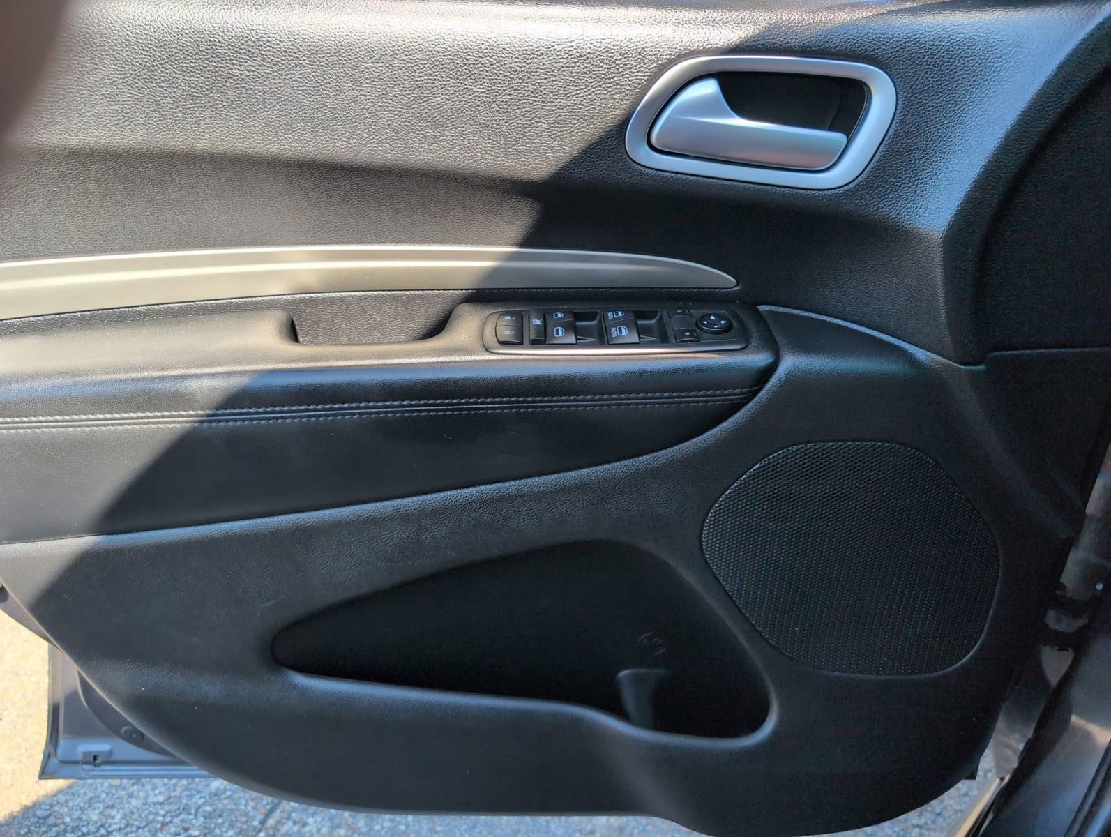 Used 2020 Dodge Durango SXT image 14