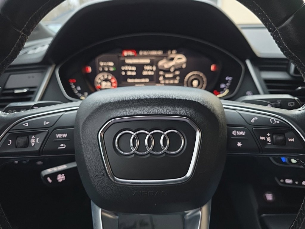 Used 2018 Audi SQ5 Premium Plus w/ Navigation Package image 19