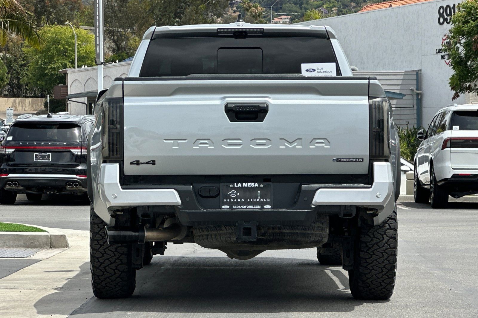 Used 2025 Toyota Tacoma TRD Off-Road w/ TRD Off Road Premium Package AWD/4WD image 4
