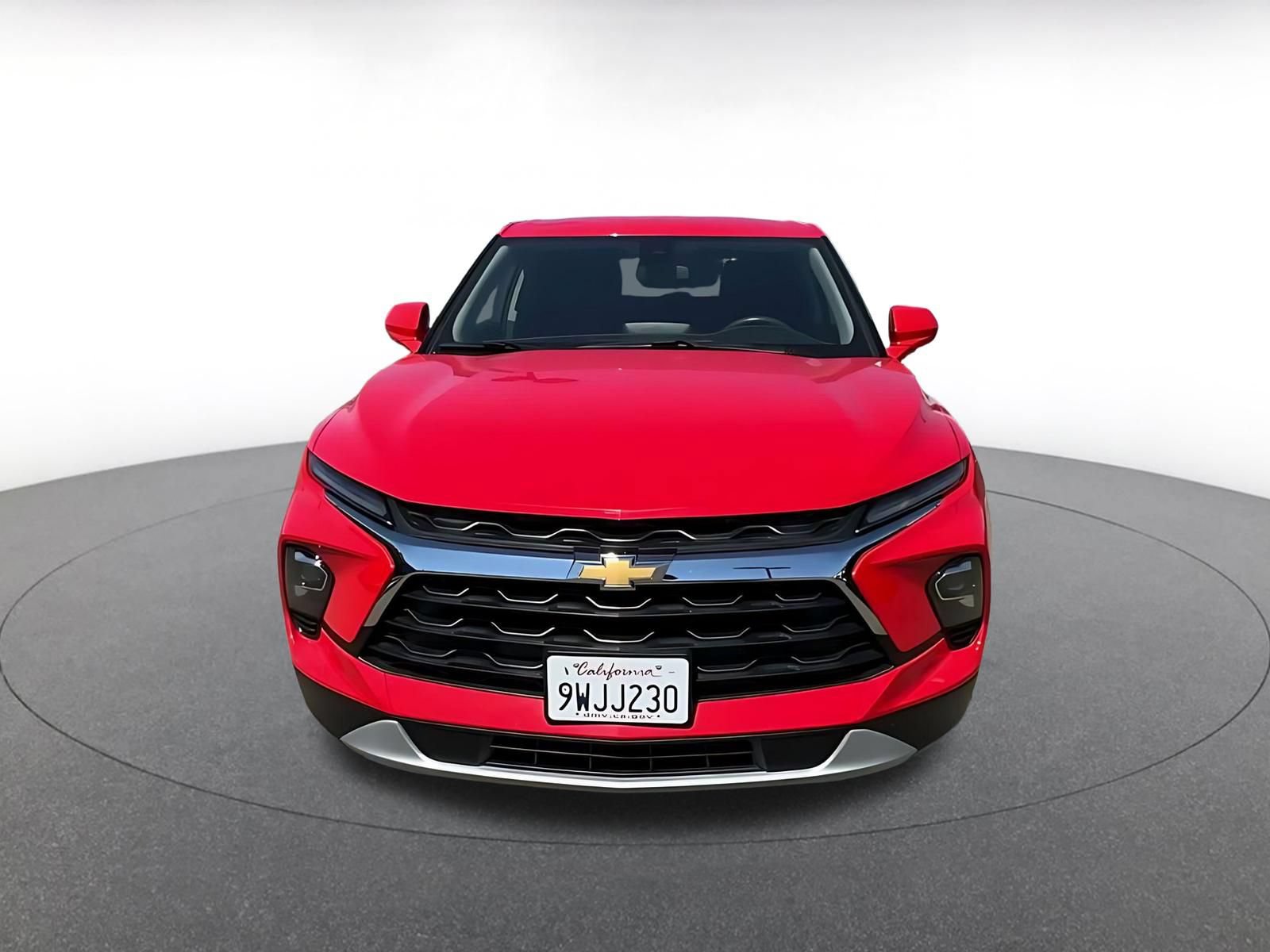 Used 2026 Chevrolet Blazer LT FWD image 4