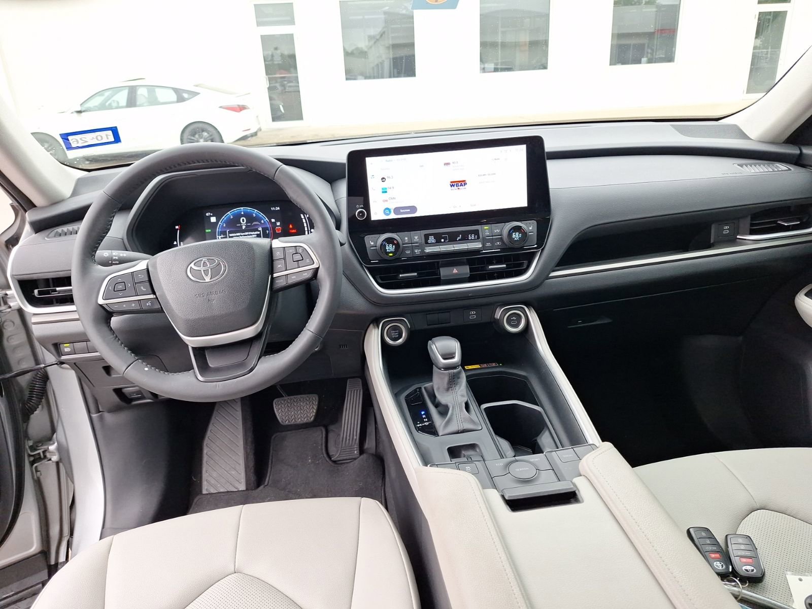 Used 2024 Toyota Grand Highlander XLE image 18