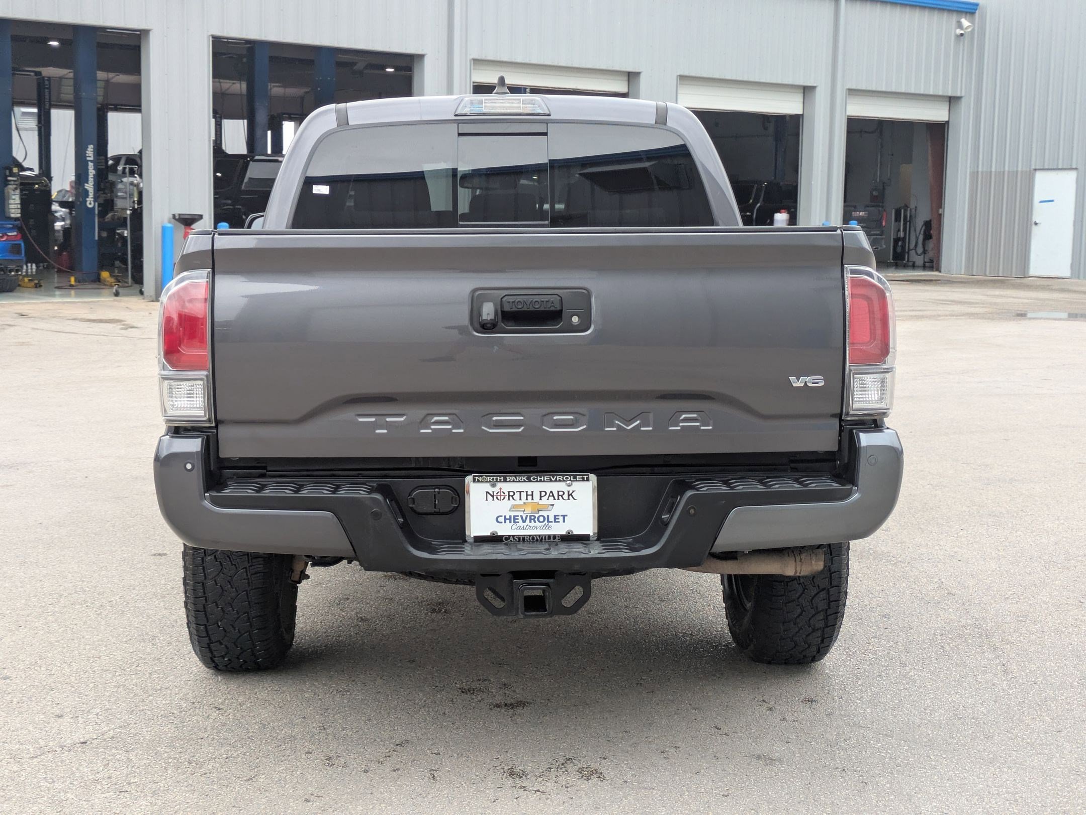 Used 2021 Toyota Tacoma TRD Off-Road image 4