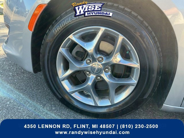 Used 2018 Chrysler Pacifica Limited FWD image 7