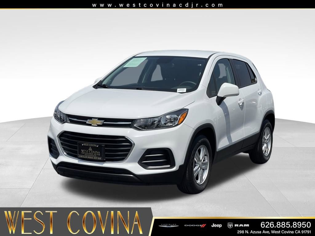 Used 2022 Chevrolet Trax LS w/ Tint and Cruise Package FWD image 3