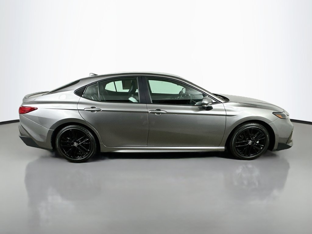 Used 2026 Toyota Camry SE FWD image 7