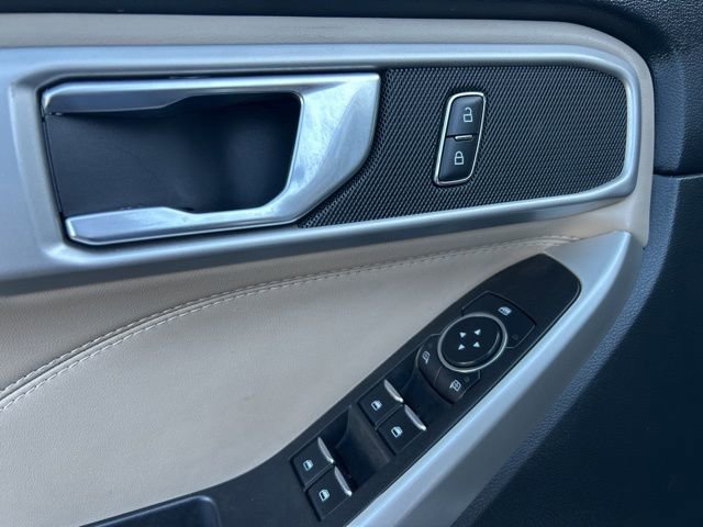 Used 2023 Ford Explorer XLT w/ Equipment Group 202A image 11