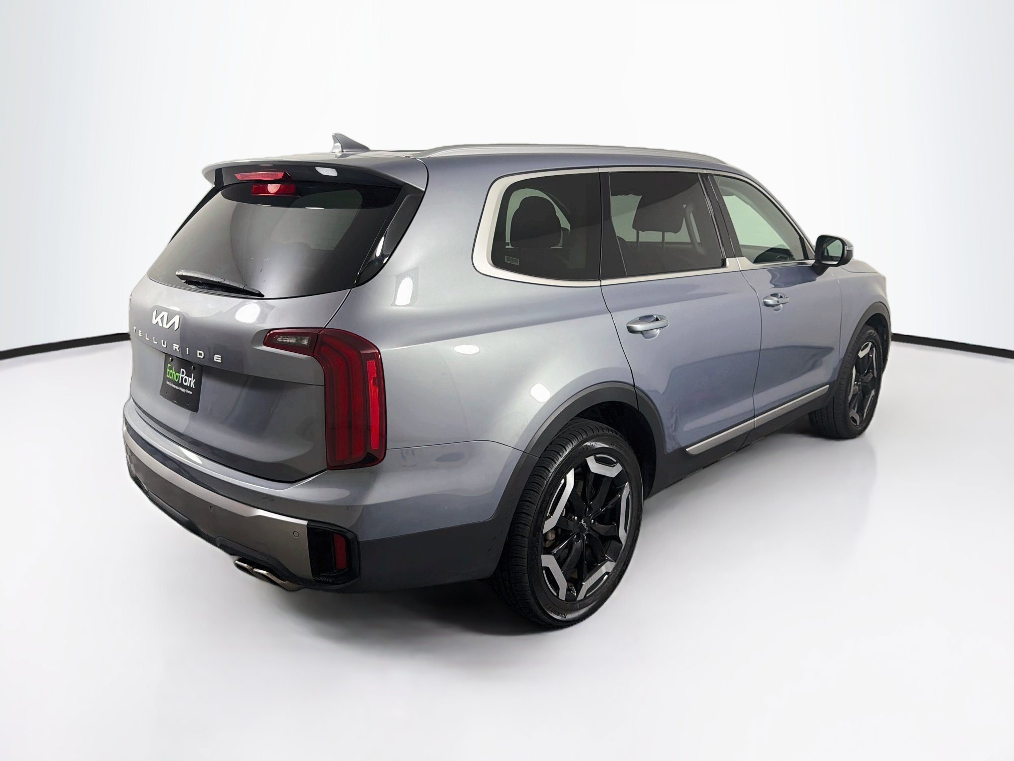 Used 2025 Kia Telluride S FWD image 9