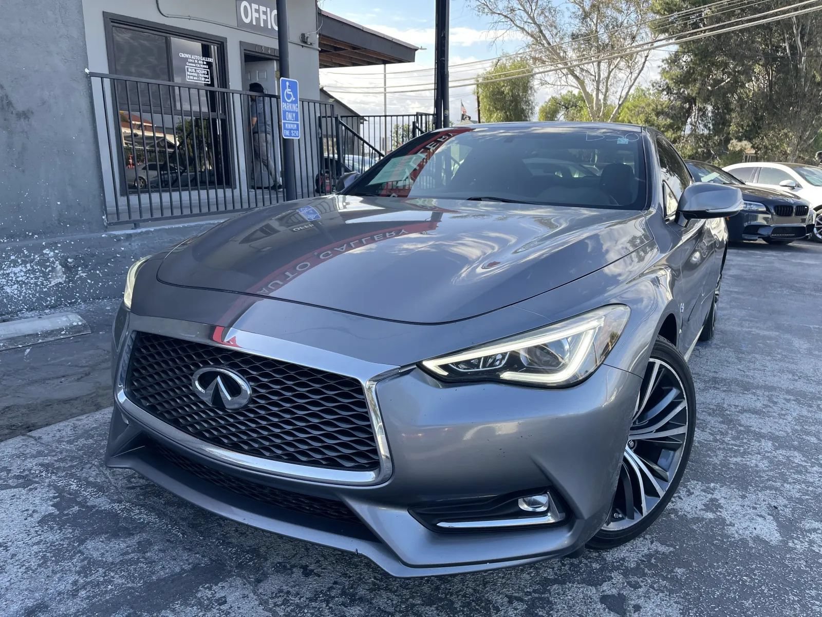Used 2017 INFINITI Q60 2.0t AWD/4WD image 1