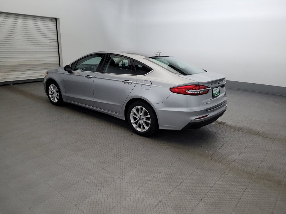 Used 2020 Ford Fusion SE FWD image 3
