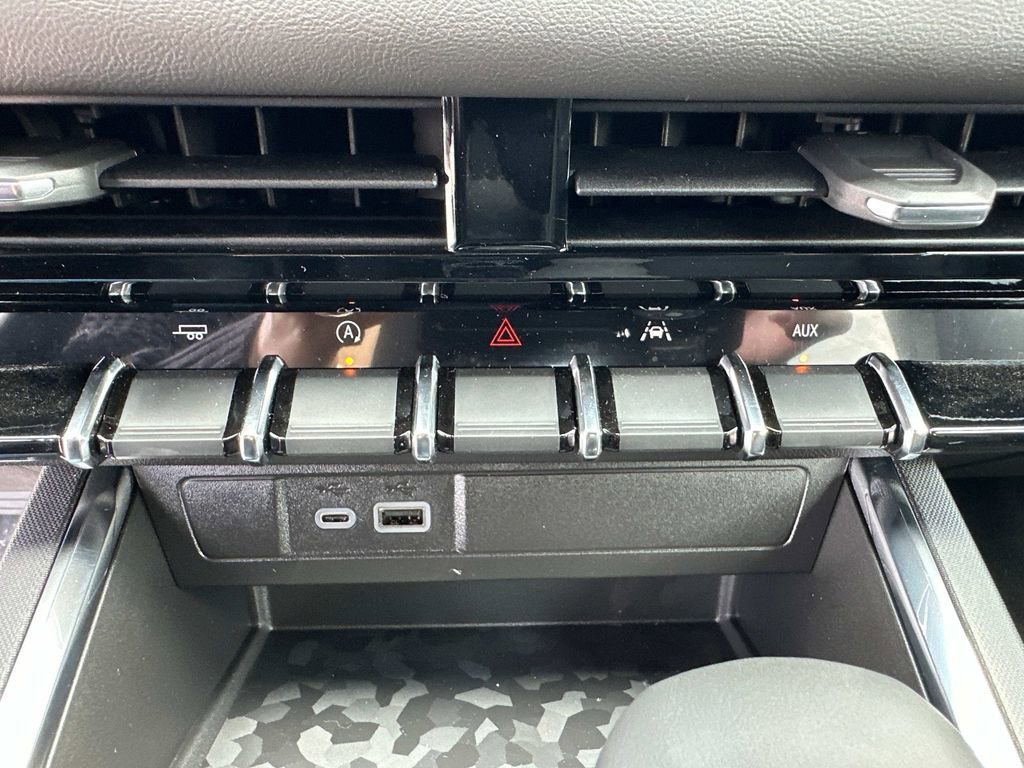 New 2025 GMC Canyon Elevation w/ Convenience Package image 26