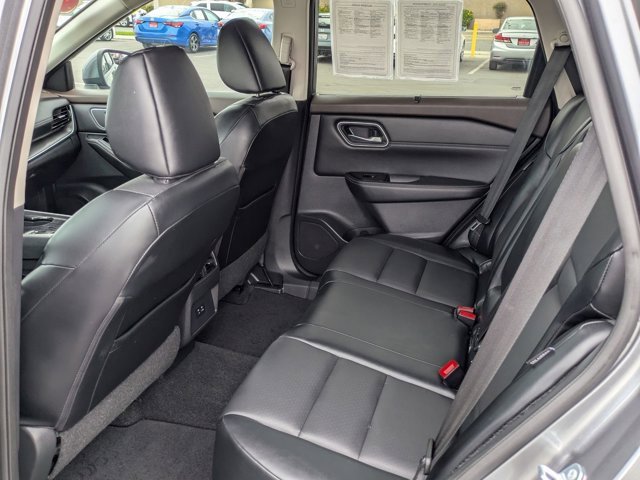 Used 2021 Nissan Rogue SV w/ Premium Package image 14