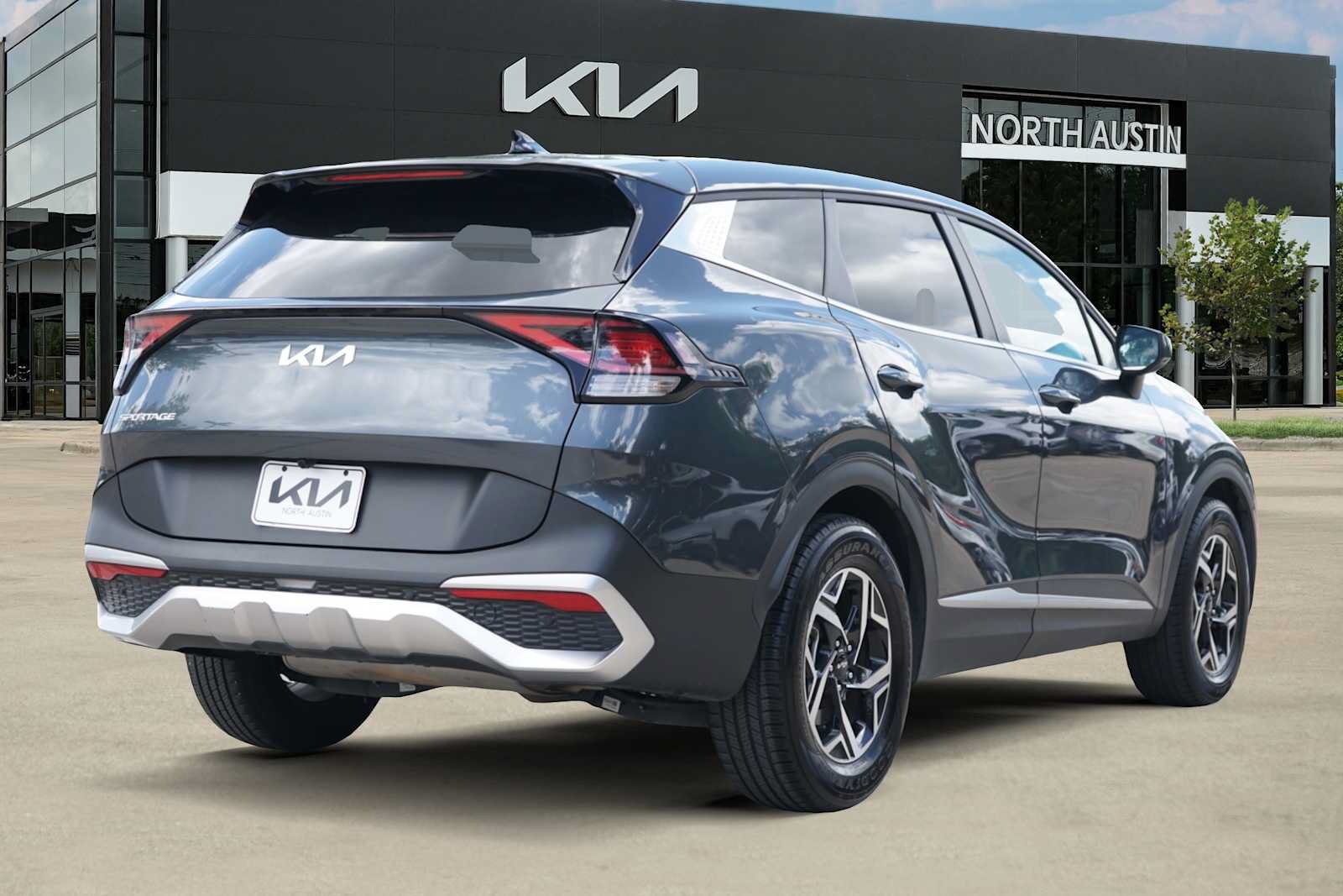 Certified 2024 Kia Sportage LX FWD image 5