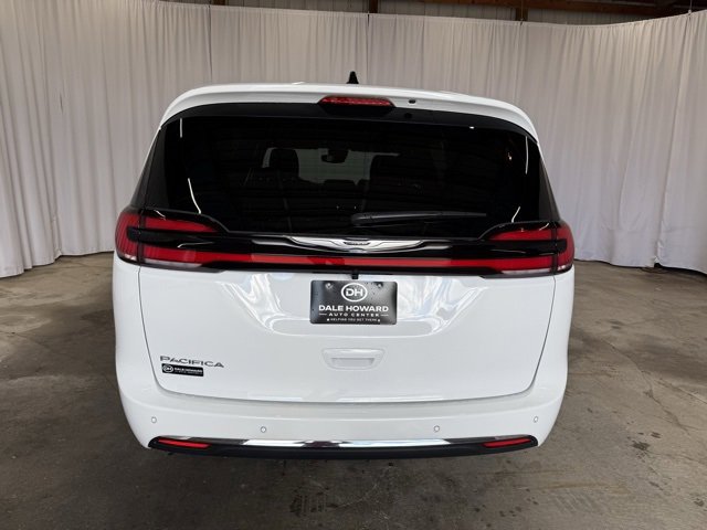 New 2026 Chrysler Pacifica Select image 6