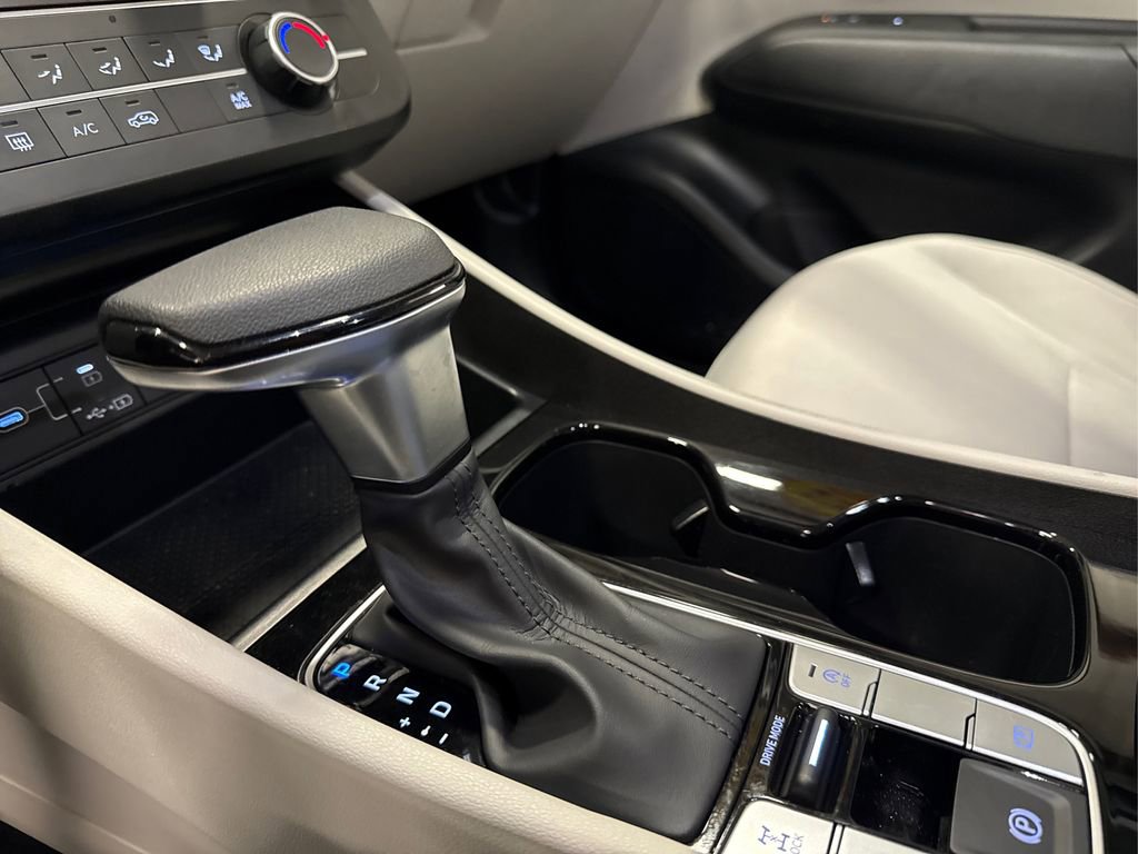 Certified 2025 Hyundai Tucson SE image 27