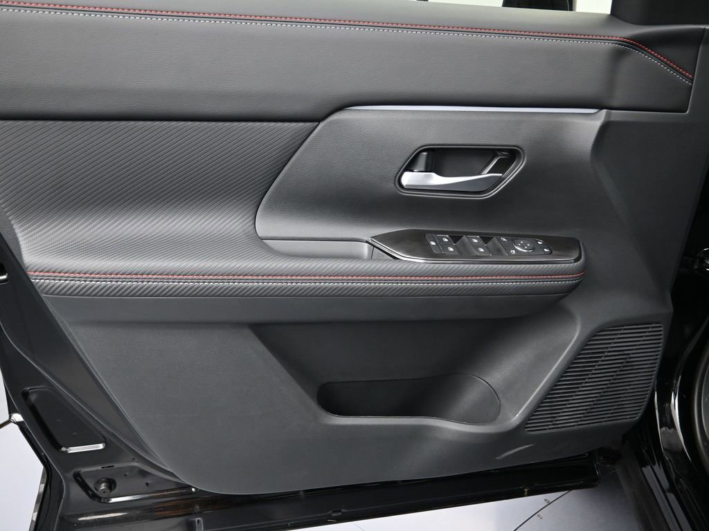 New 2026 Nissan Kicks SR FWD image 10