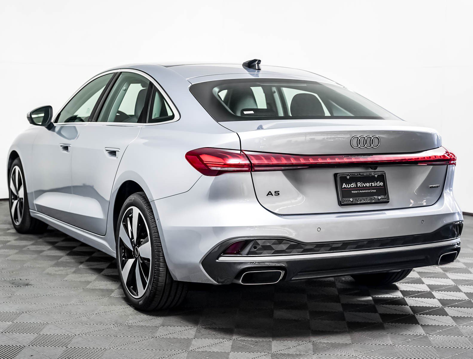Used 2025 Audi A5 2.0T Premium Plus AWD/4WD image 2