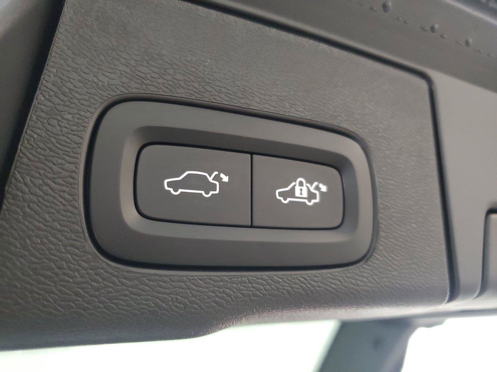 New 2027 Volvo XC60 B5 Plus AWD/4WD image 10