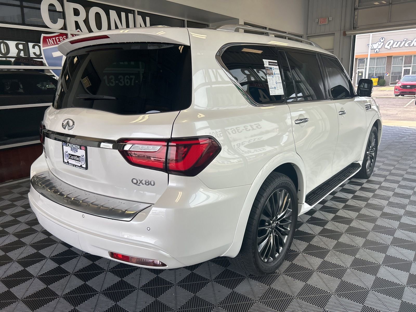 Used 2023 INFINITI QX80 Premium Select w/ Cargo Package AWD/4WD image 6