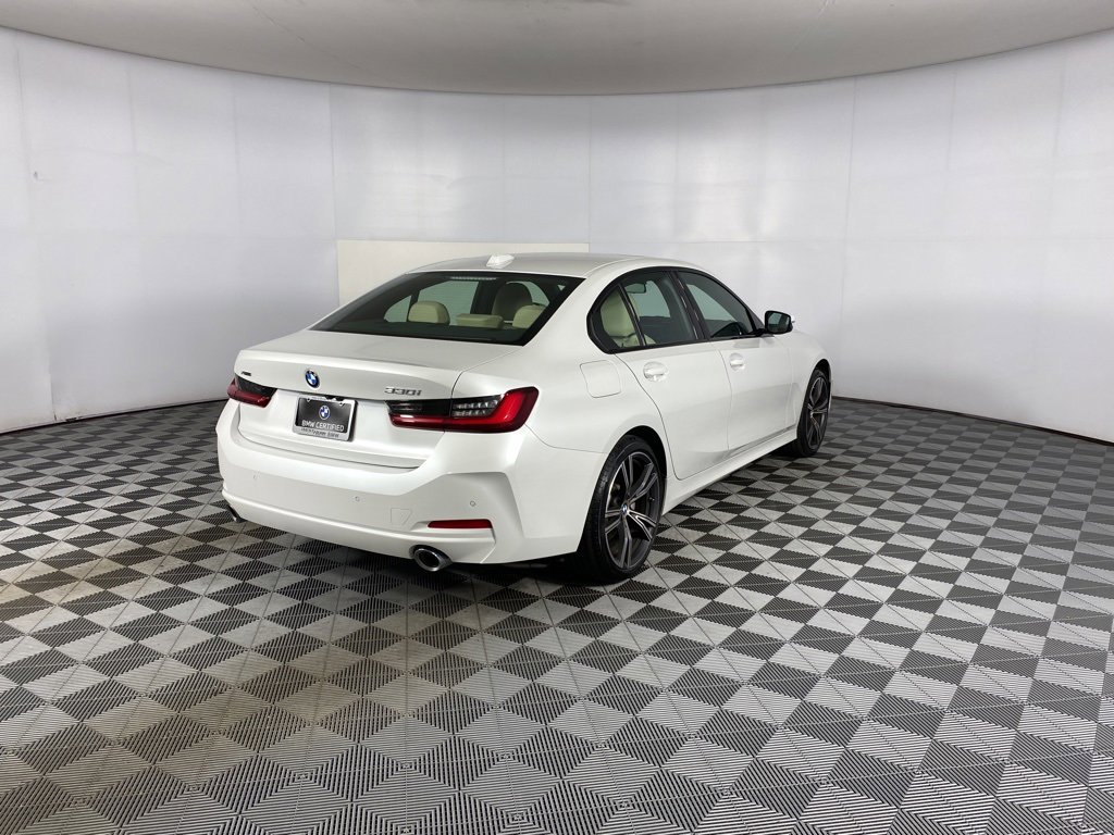 Certified 2023 BMW 330i xDrive Sedan w/ Driving Assistance Package image 11