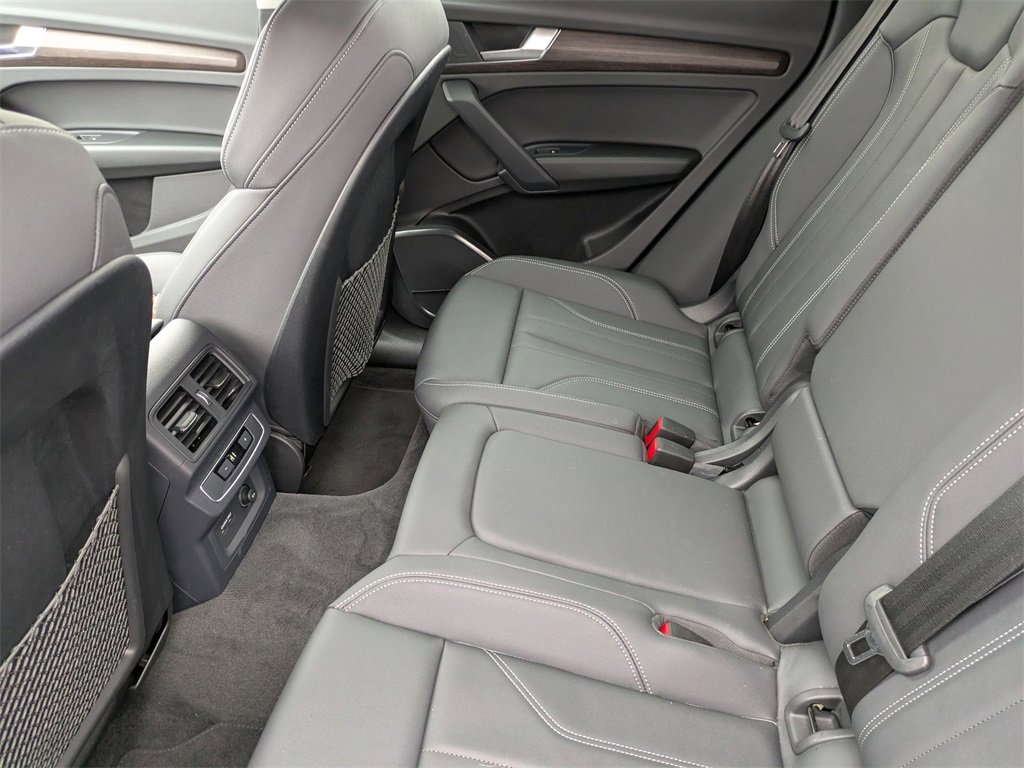 Used 2024 Audi Q5 2.0T Premium w/ Convenience Package image 31