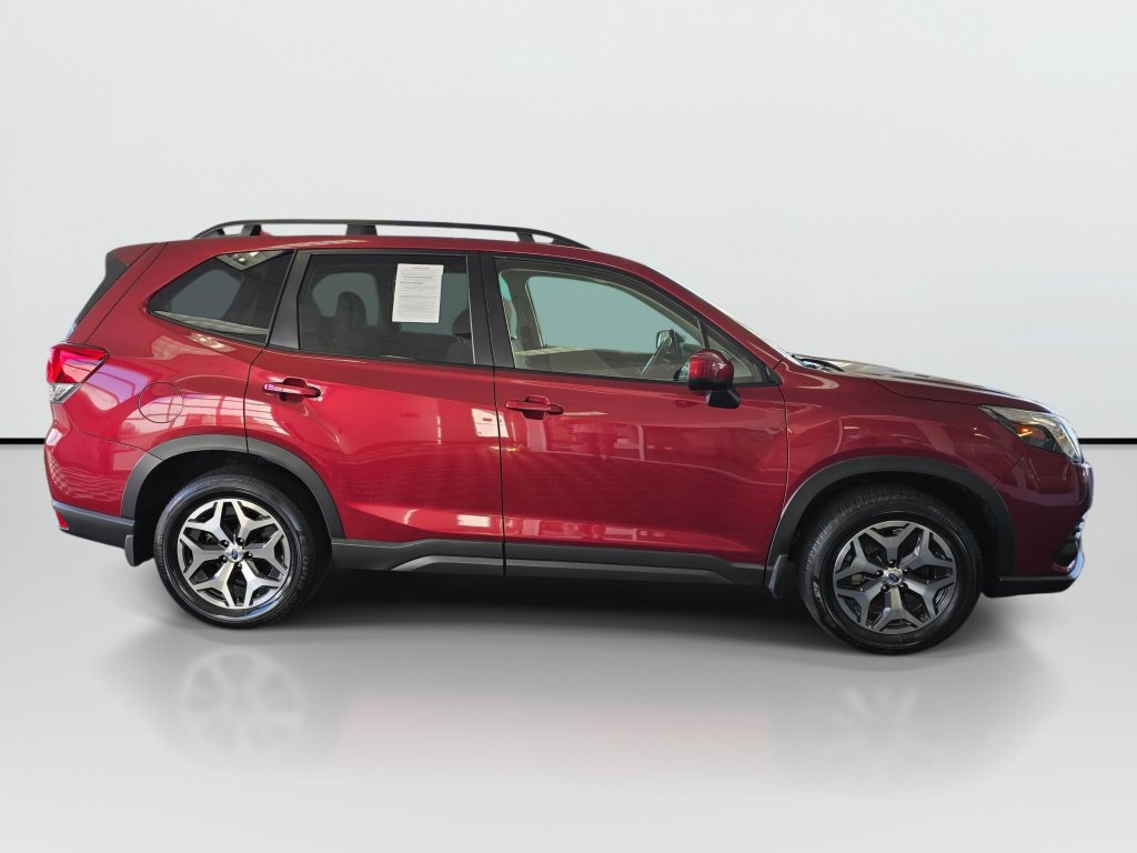 Used 2022 Subaru Forester Premium AWD/4WD image 6