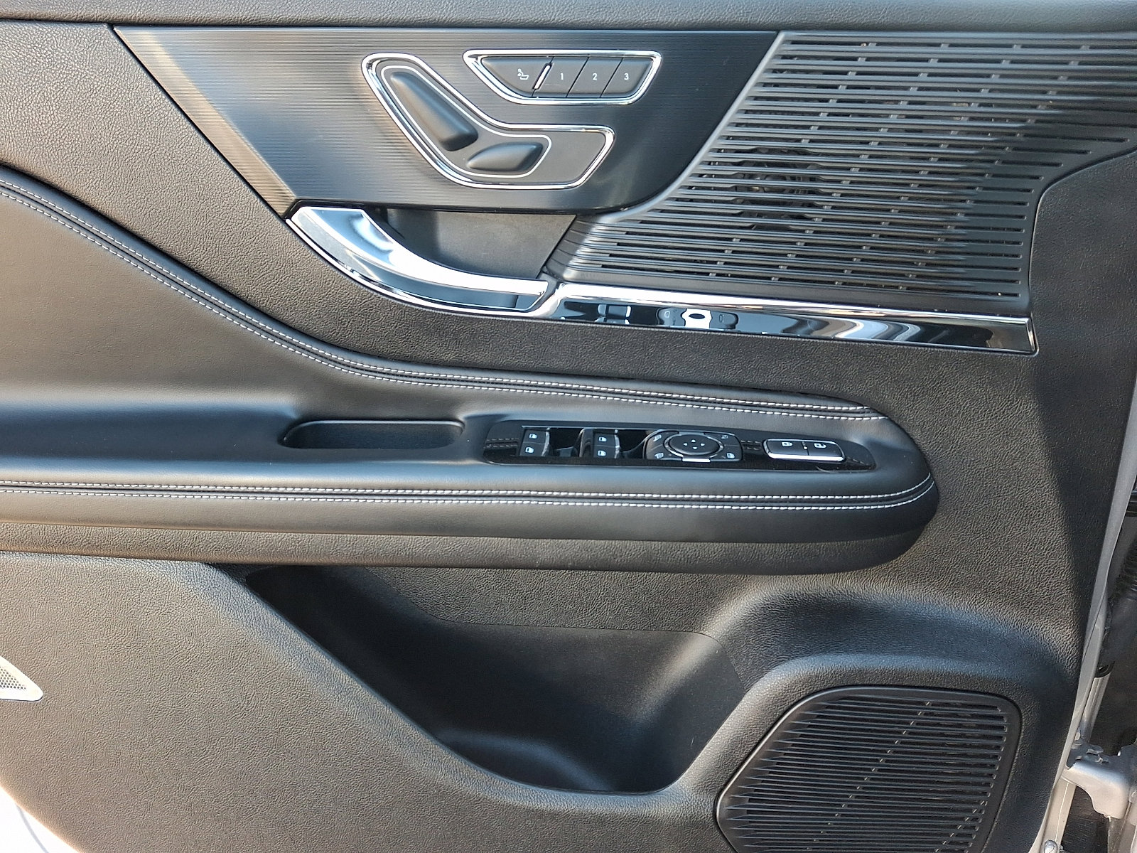 Used 2020 Lincoln Corsair FWD image 21