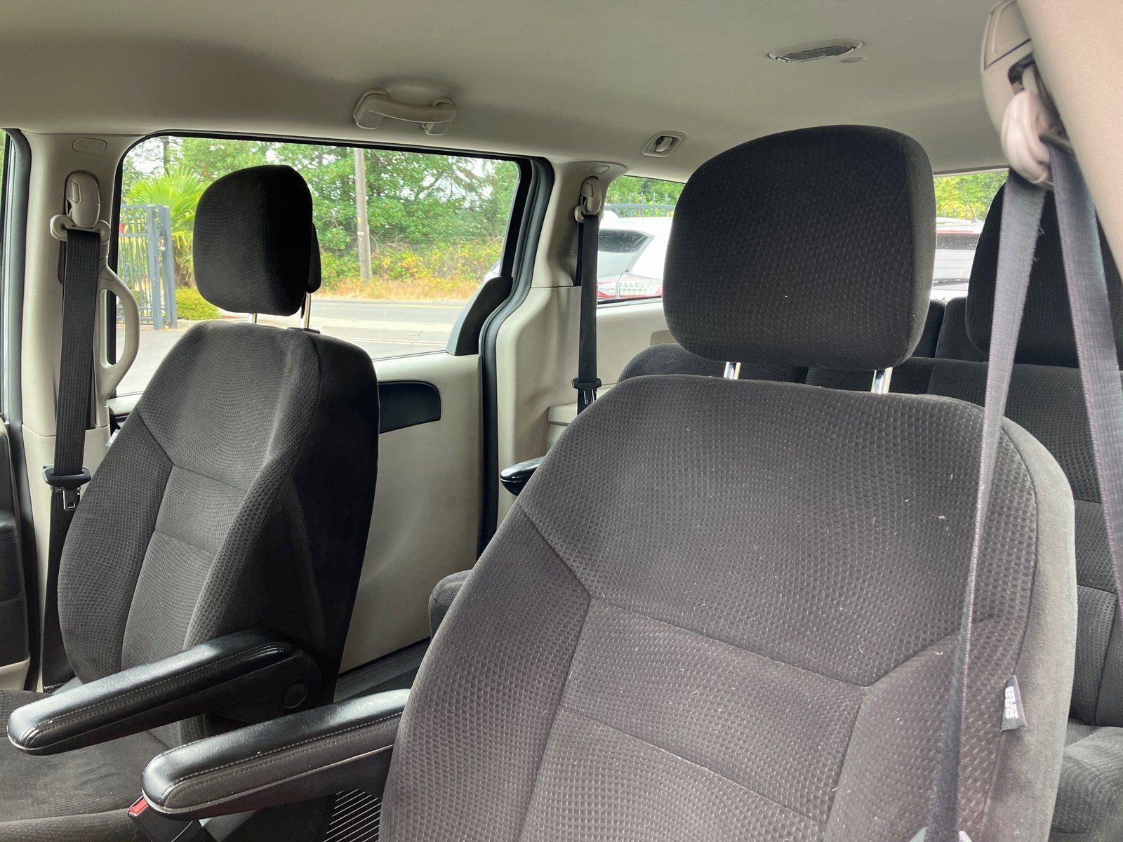 Used 2014 Dodge Grand Caravan American Value Package FWD image 11