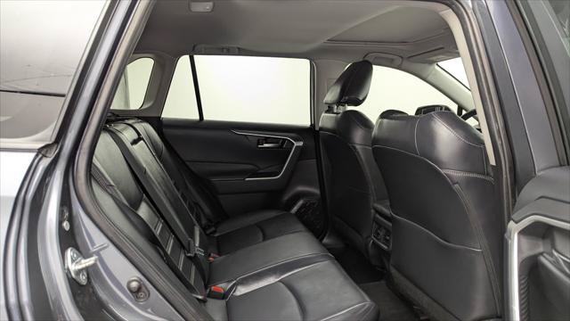 Used 2022 Toyota RAV4 XLE Premium AWD/4WD image 18