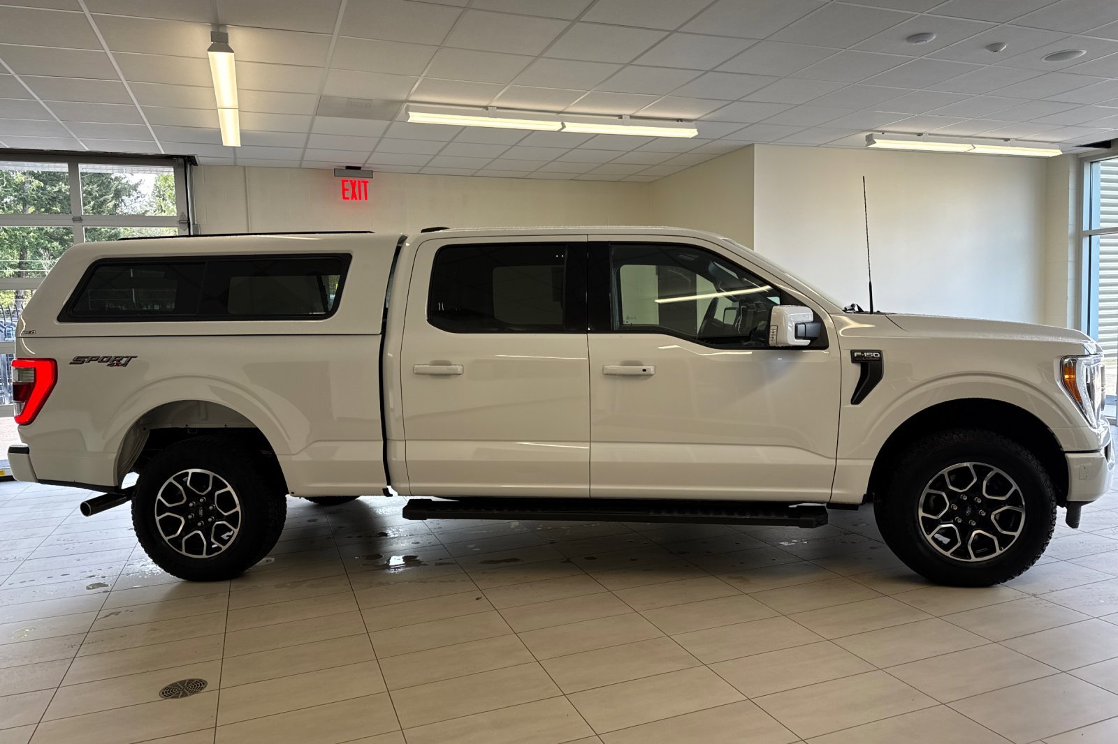 Used 2023 Ford F150 Lariat AWD/4WD image 3