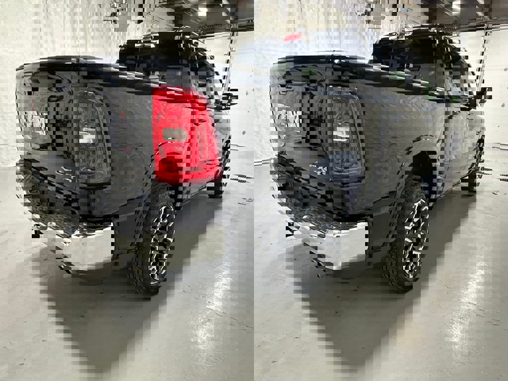 Used 2025 RAM 1500 Laramie image 7