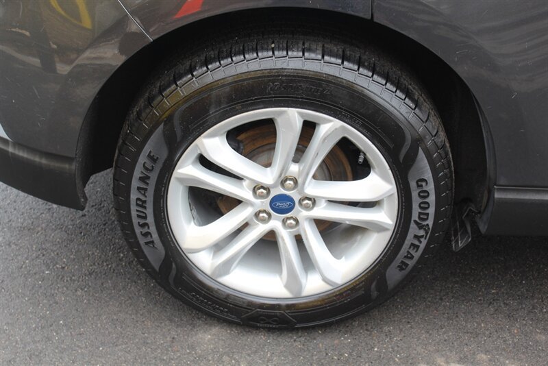 Used 2020 Ford Edge SEL w/ Convenience Package AWD/4WD image 24