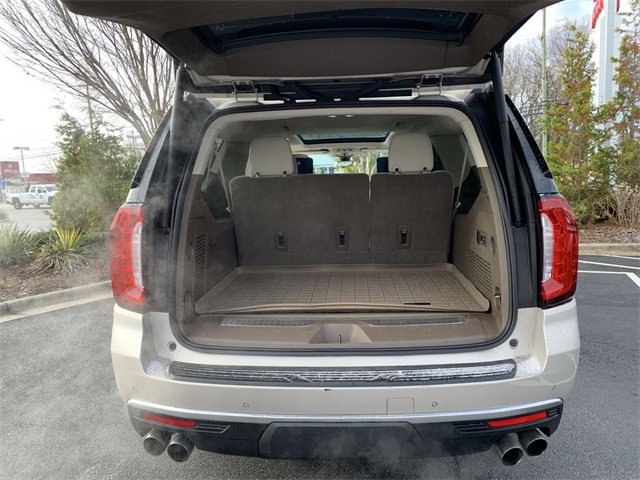 Used 2021 GMC Yukon XL Denali w/ Denali Premium Package image 35