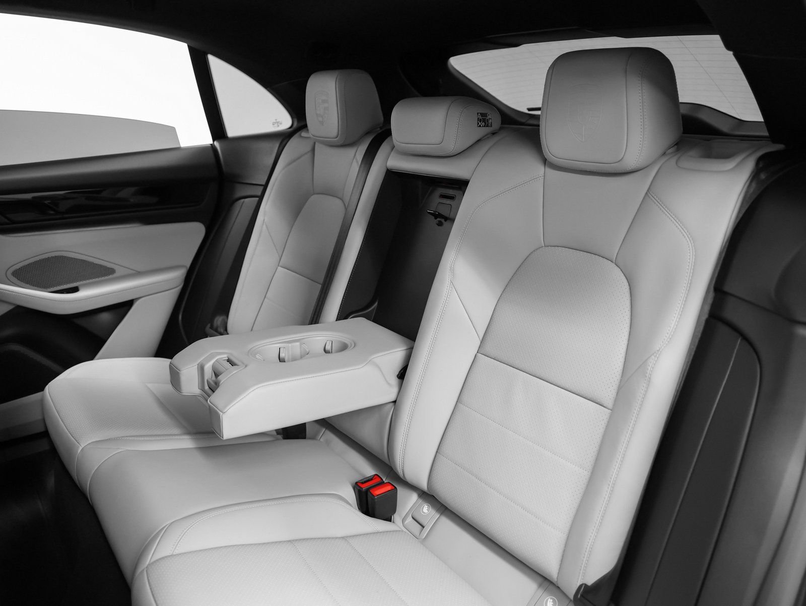 New 2025 Porsche Macan 4S Electric image 42