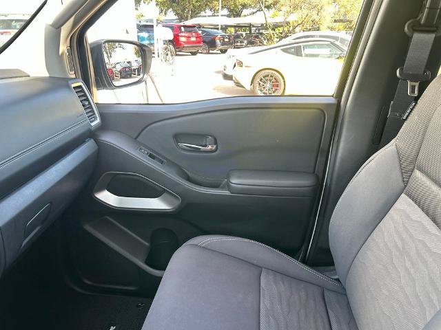 Certified 2024 Nissan Frontier SV RWD image 4