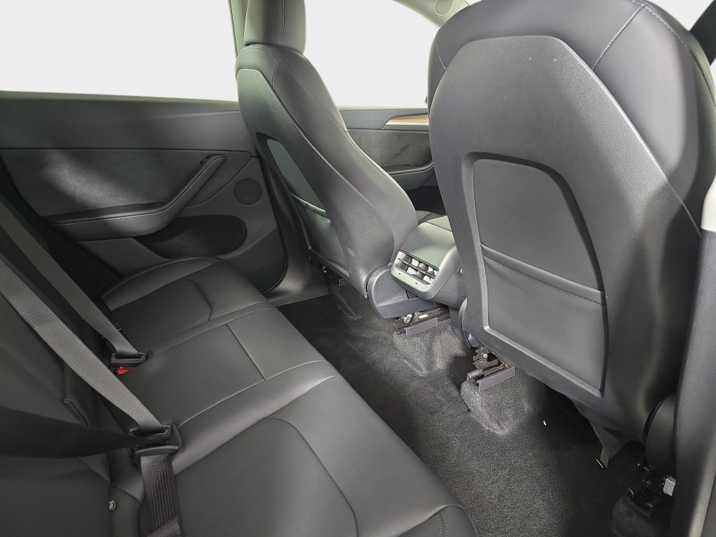 Used 2023 Tesla Model Y Long Range AWD/4WD image 12