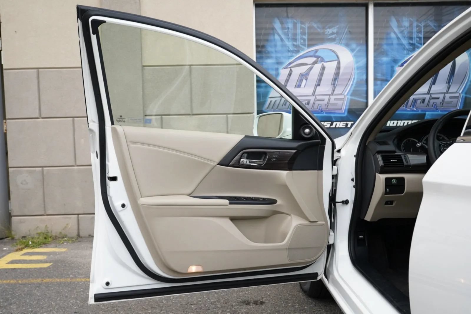 Used 2017 Honda Accord EX-L image 18
