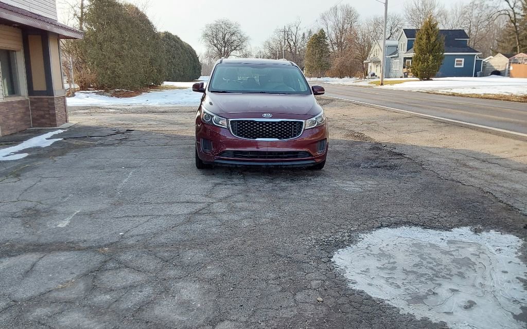 Used 2016 Kia Sedona LX w/ LX Convenience Package image 3
