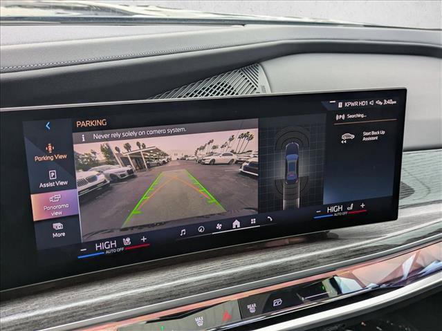 Used 2023 BMW 740i image 13