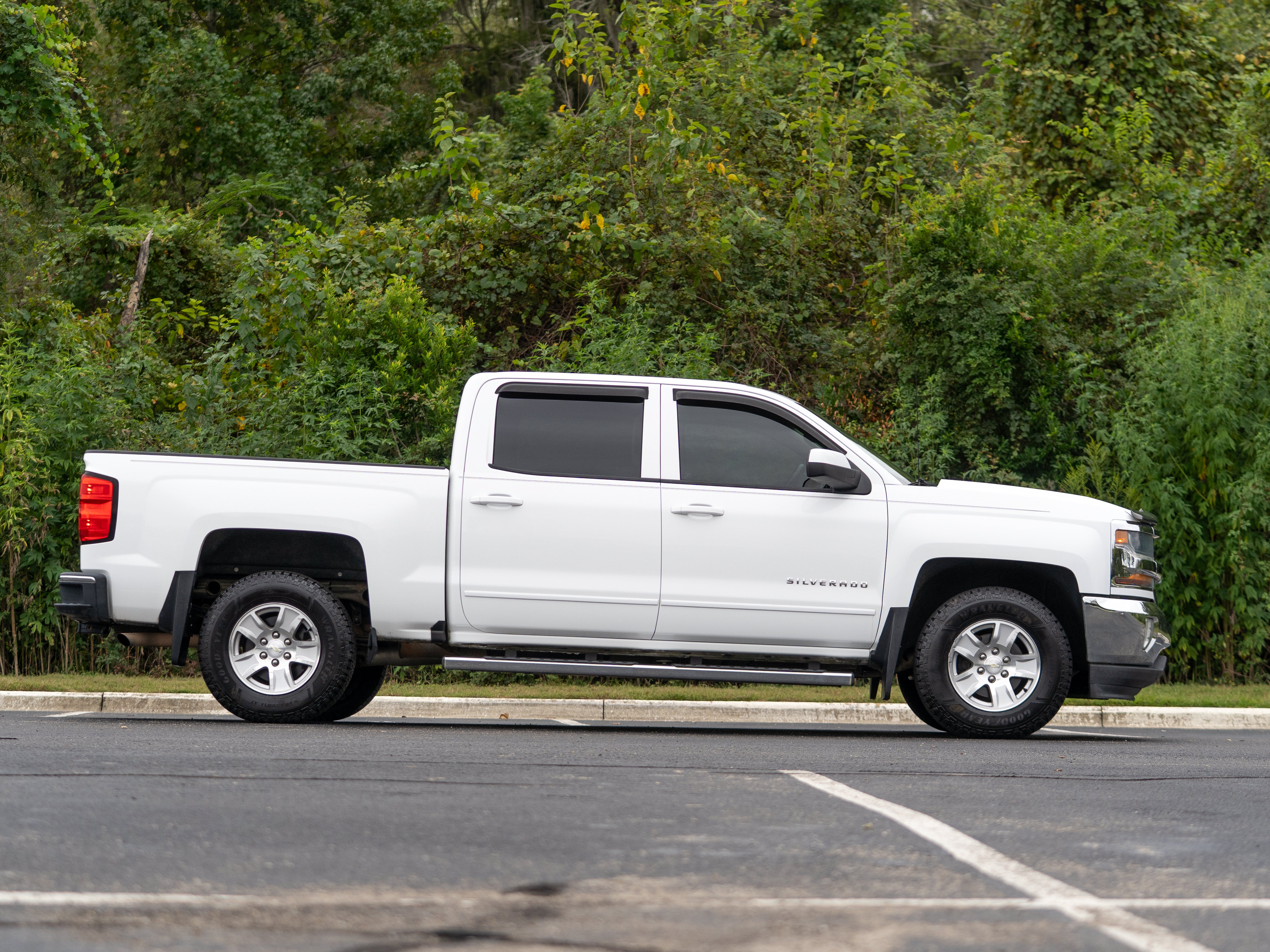 Used 2017 Chevrolet Silverado 1500 LT w/ All Star Edition RWD image 5